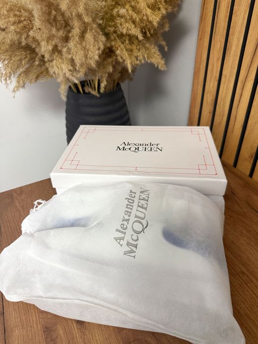 38-44 Alexander Mcqueen White