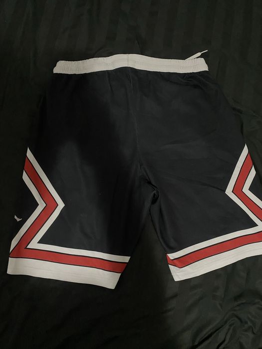 pantaloni scurti jordan | marimea M