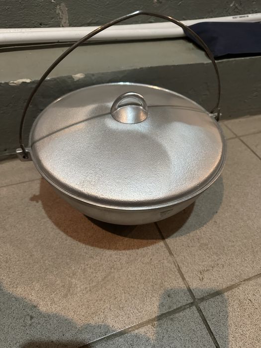 Казан абсолютно новый отличного качества