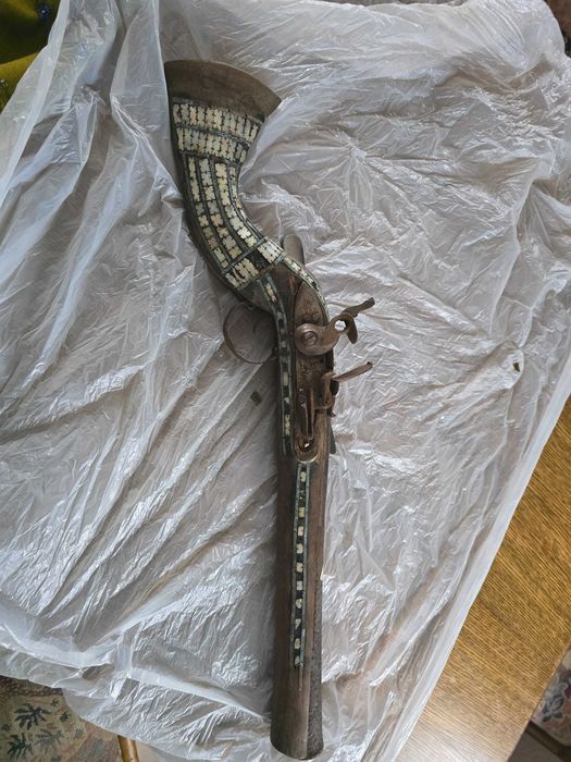 Стара пушка или пистолет.