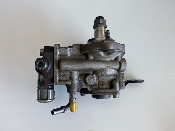 Pompa inalta presiune Volvo S60 V70 XC60 XC70 XC90 V60 V90 S90 2014+ 31405129