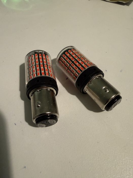 Becuri Led stop pe frana P21/5W