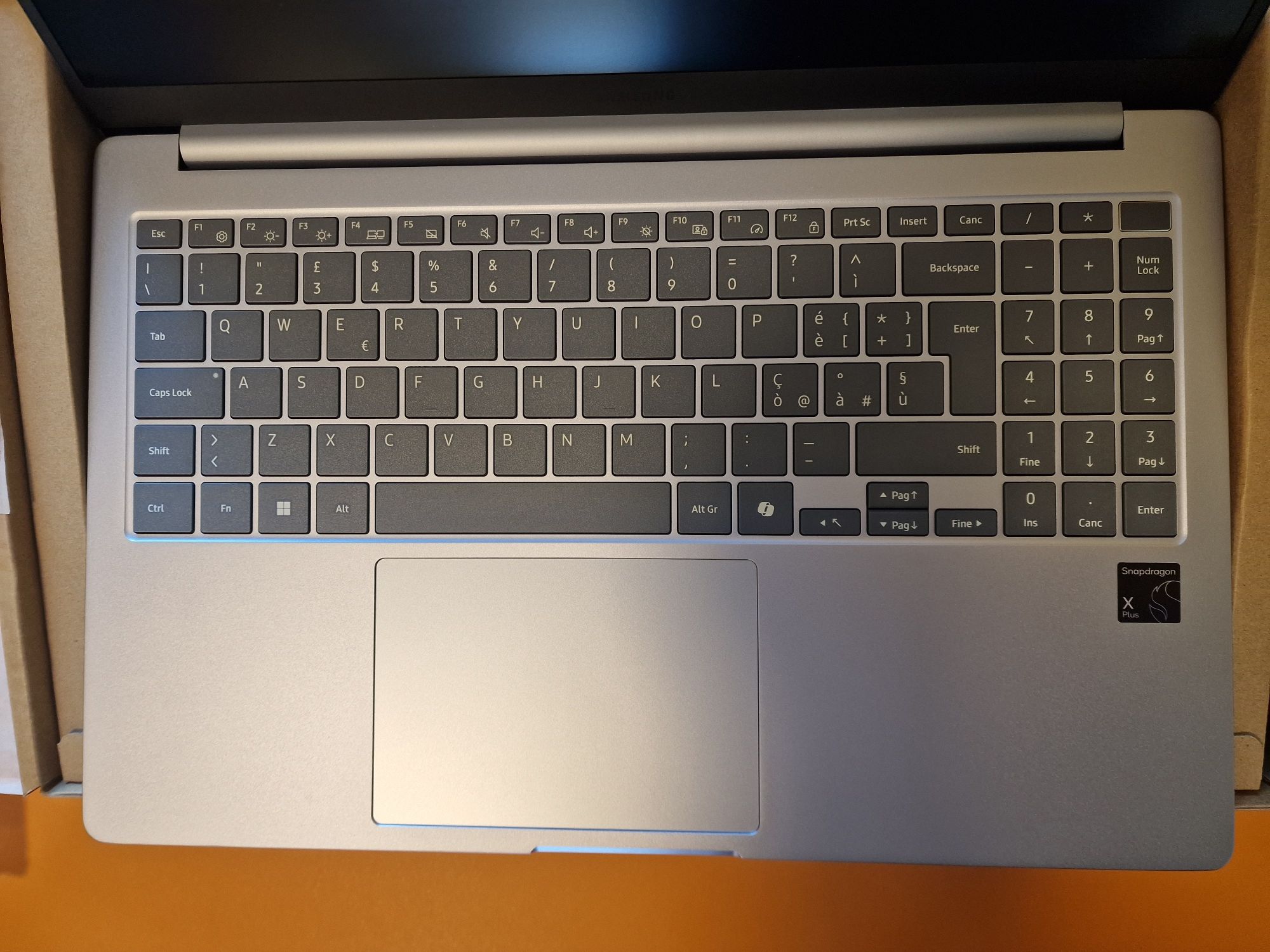 Samsung Galaxy Book4 Edge, 15,6 " 16GB, 256GB Flash Blue open box fact