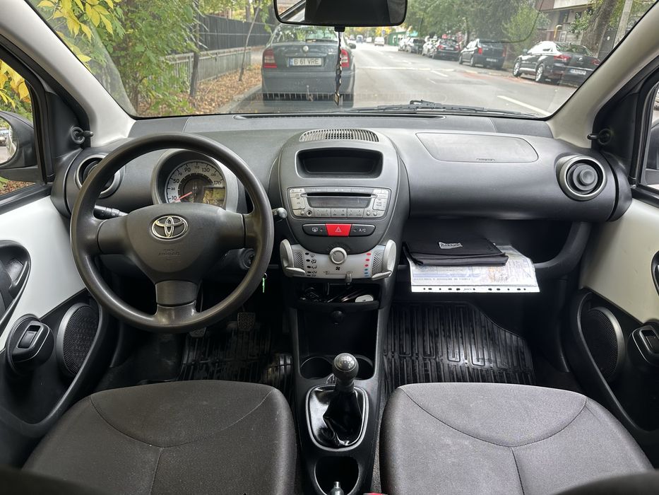 Toyota Aygo 2014 1.0 benzina 70cp EURO 5 consum mic stare impecabila