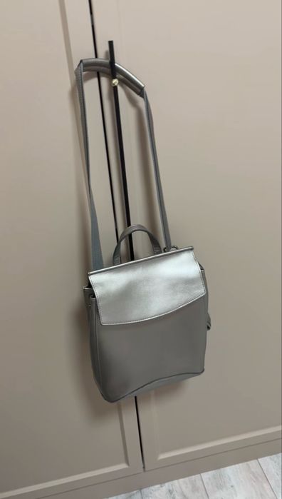 Продам сумку-рюкзак за 7000