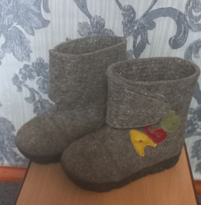 Продам валенки детские