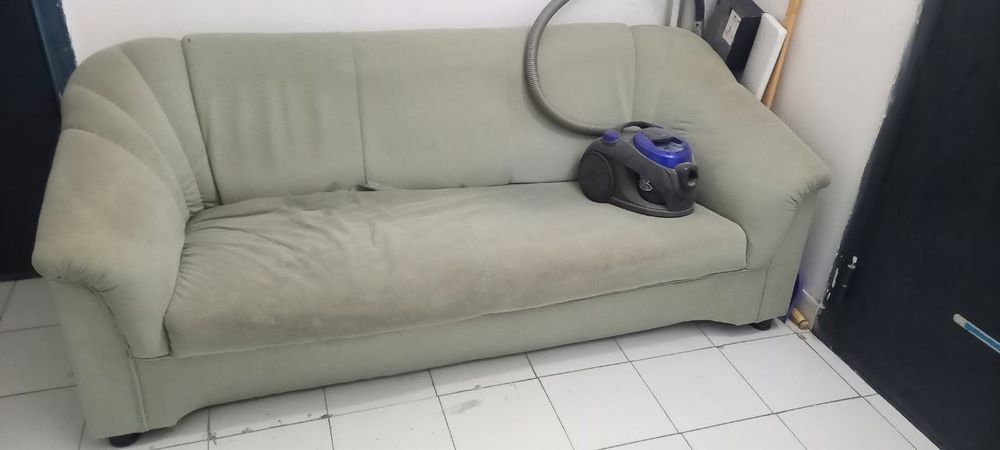 Divan, kreslo, televizor podstavka pilesos satiladi