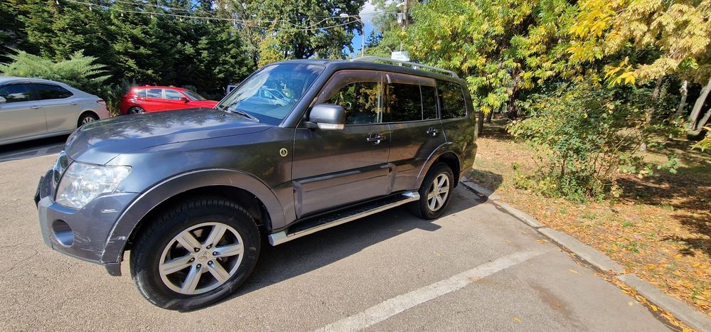 Vând mitsubishi pajero, autoutilitară
