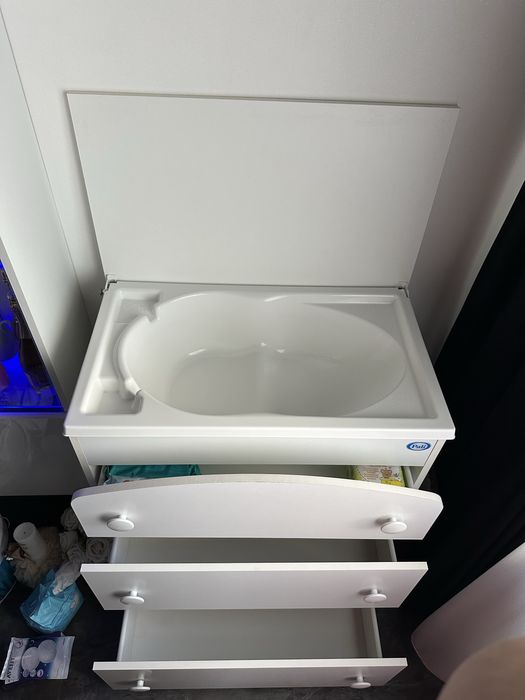 Comoda bebelus cu codita si masa infasat