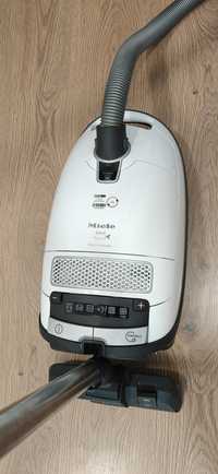 Aspirator Miele S8340