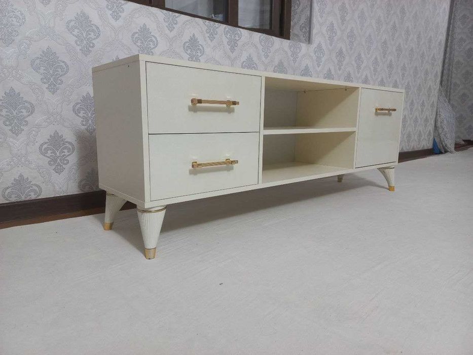 Zamonaviy TV stend (tumba) sotiladi! Продается TV-тумба