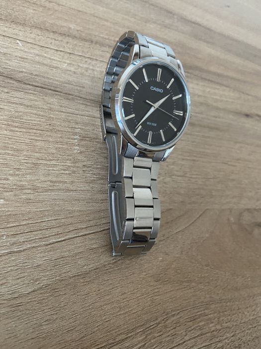 Ceas Casio apropape nou