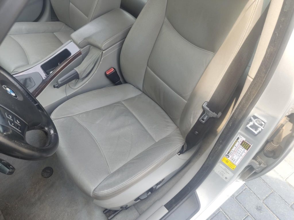 BMW E90 328i американска