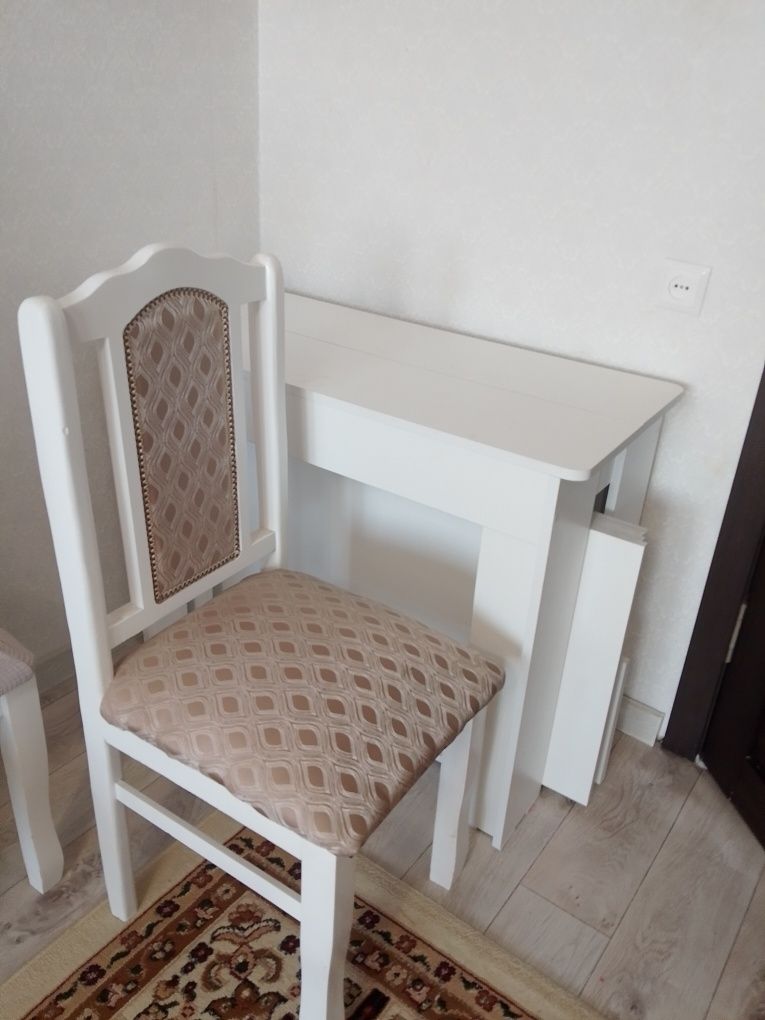 Продам стол стулья