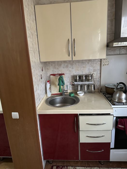 Ошхона мебели сотилади. Б/у