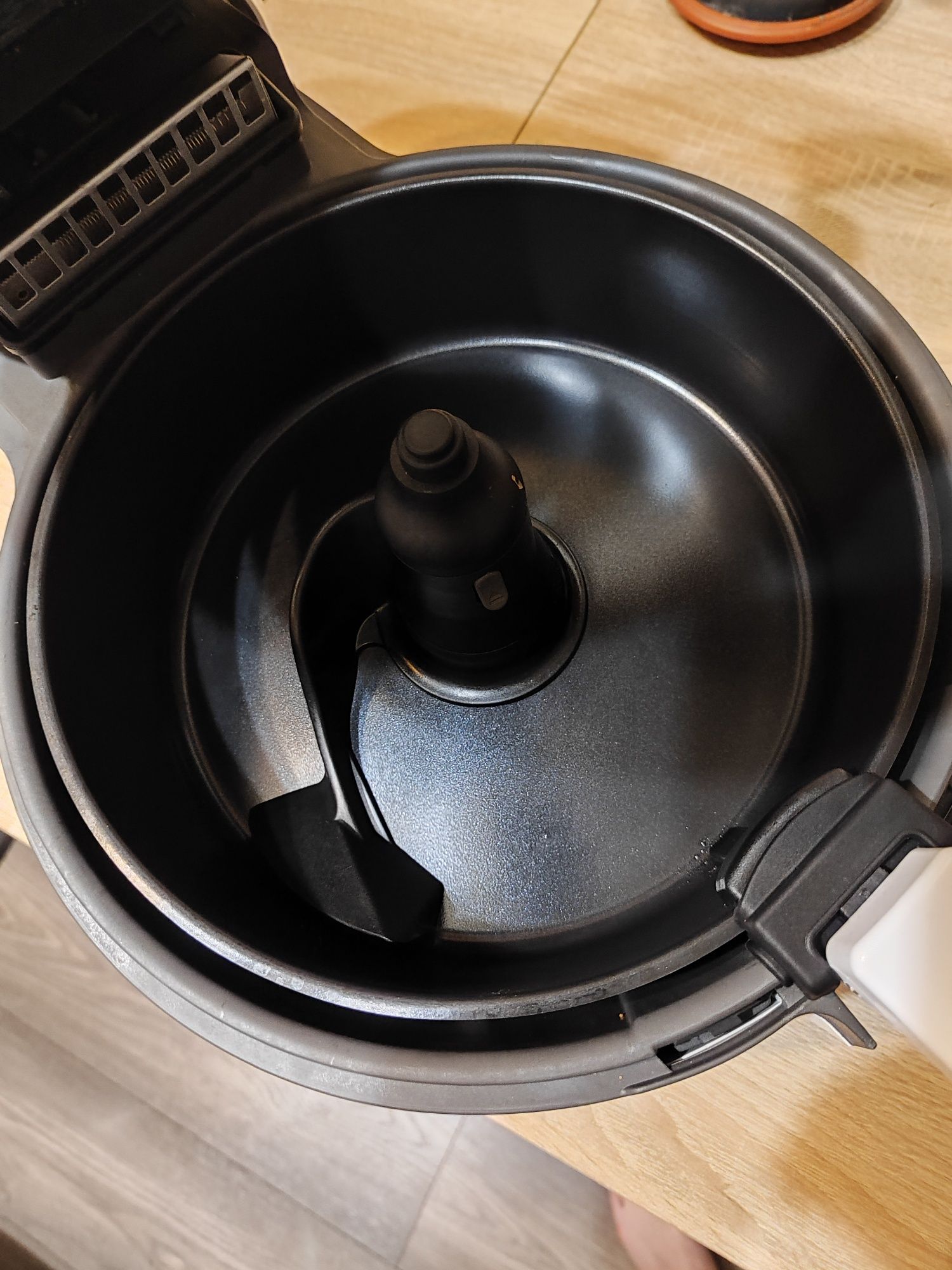 Фритюрник с горещ въздух Tefal