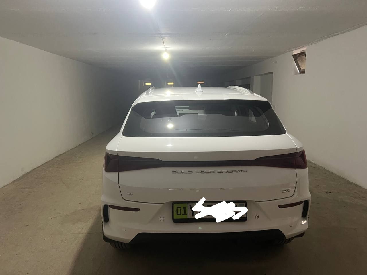 BYD E2 Oq rang RASMIDILERDAN olinhan 8 yil kafol