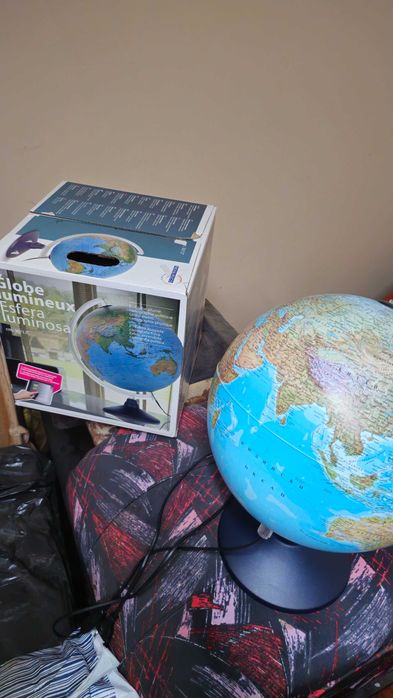 Детски светещ глобус