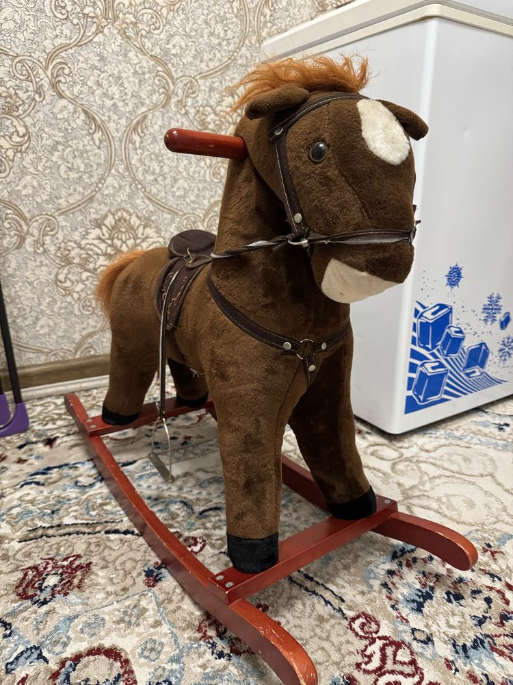 ПродаётсЯ Лощадка игрушка