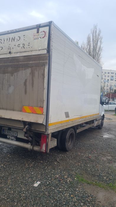 De închiriat  Duba cub lift