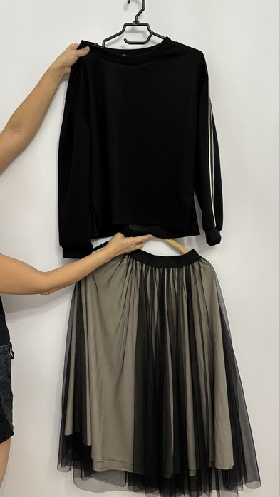 Женская одежда, кофта и юбка