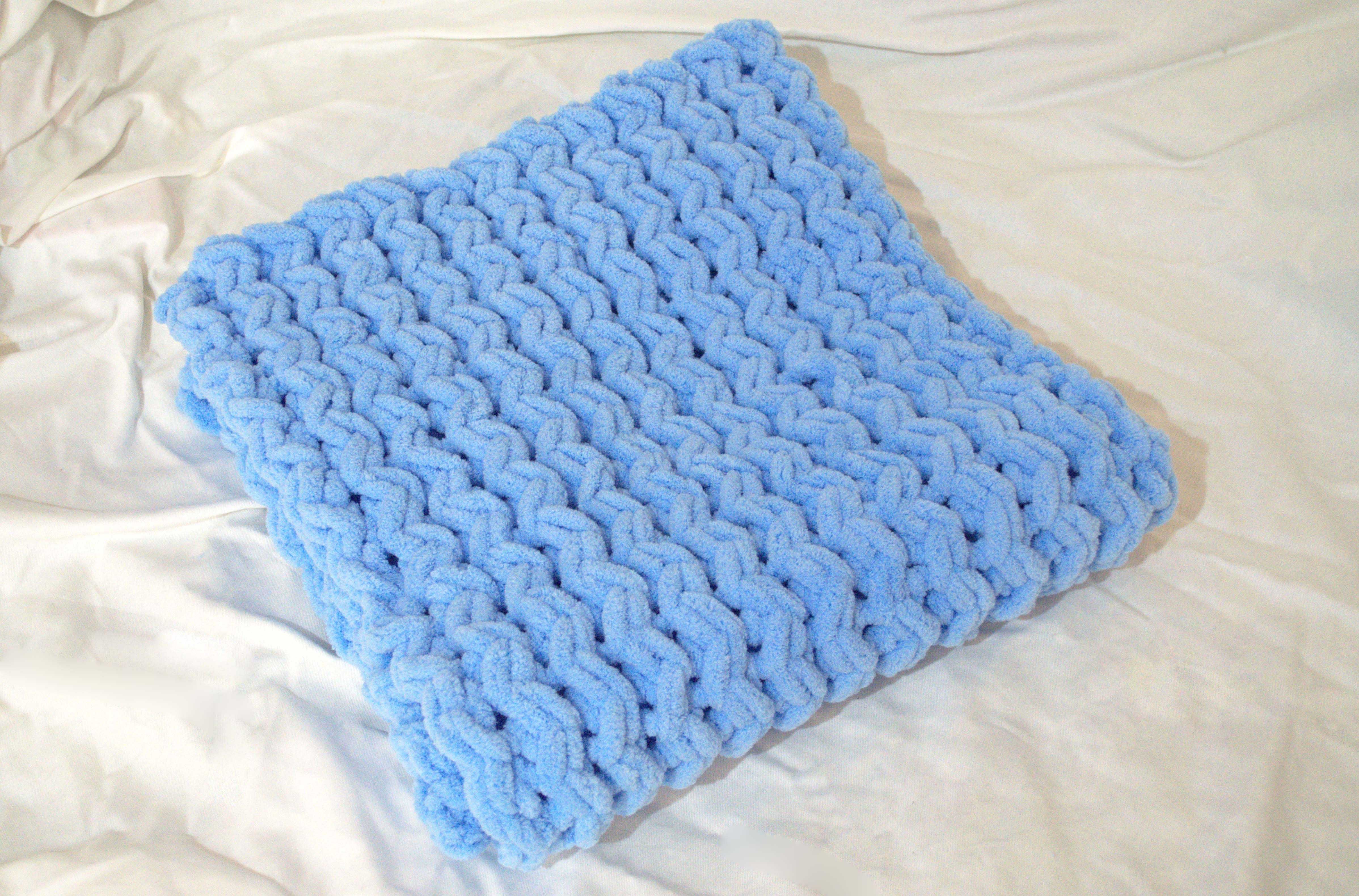 Ръчно плетено одеяло за бебе