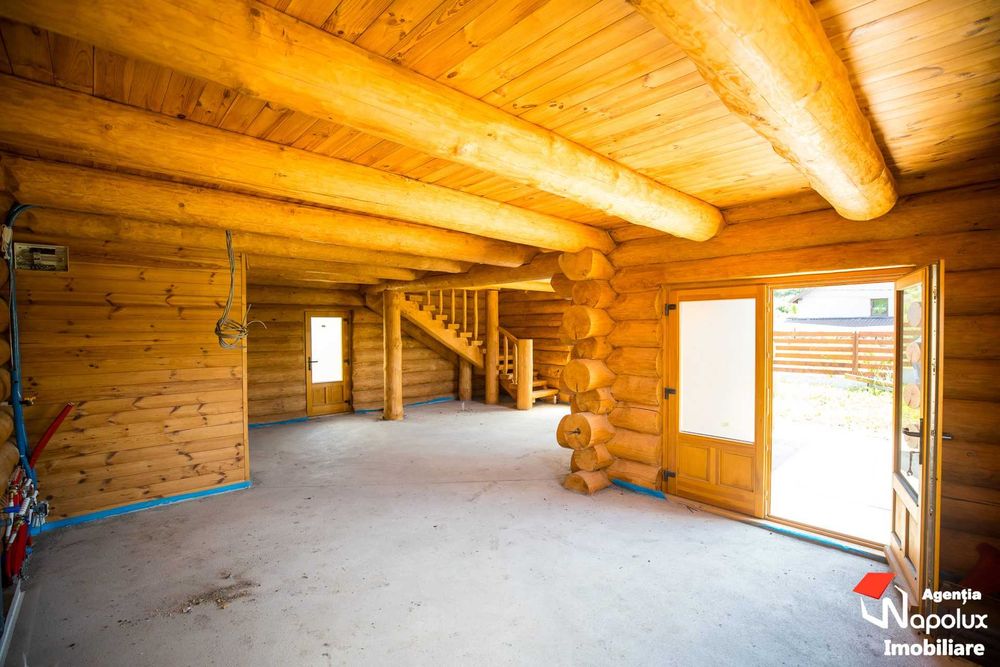 Exclusivitate! Casa din busteni intregi in Chinteni