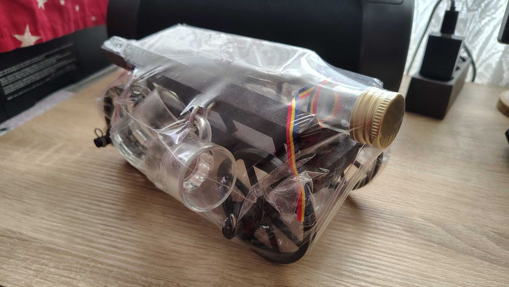 Set minibar caruta cu sticla si 4 pahare
