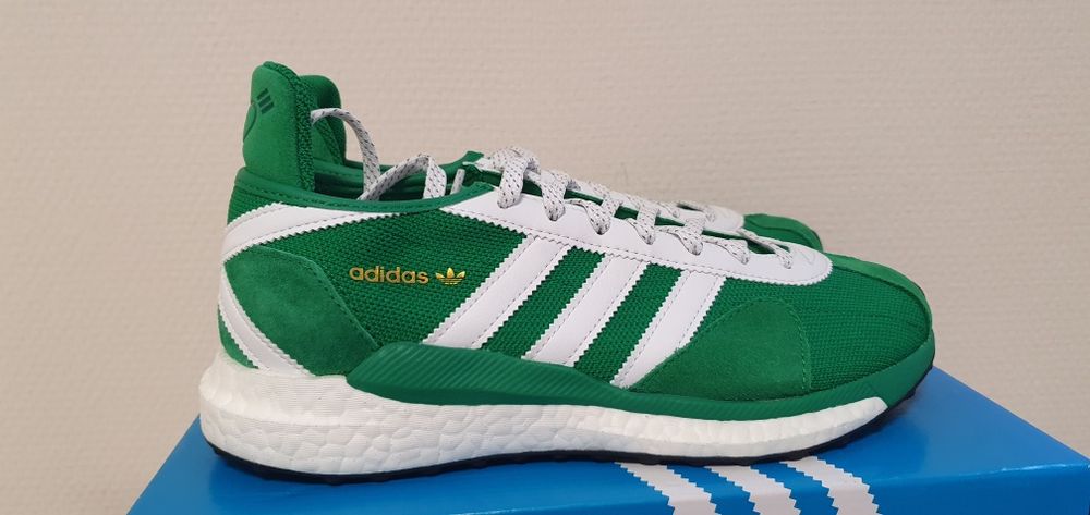 Adidas X Human Made Tokio Solar noi in cutie