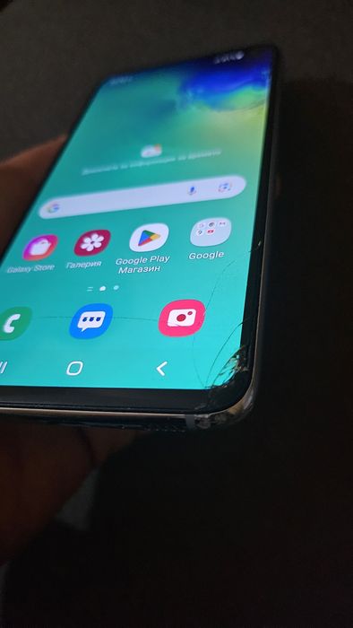Samsung s10e продавам