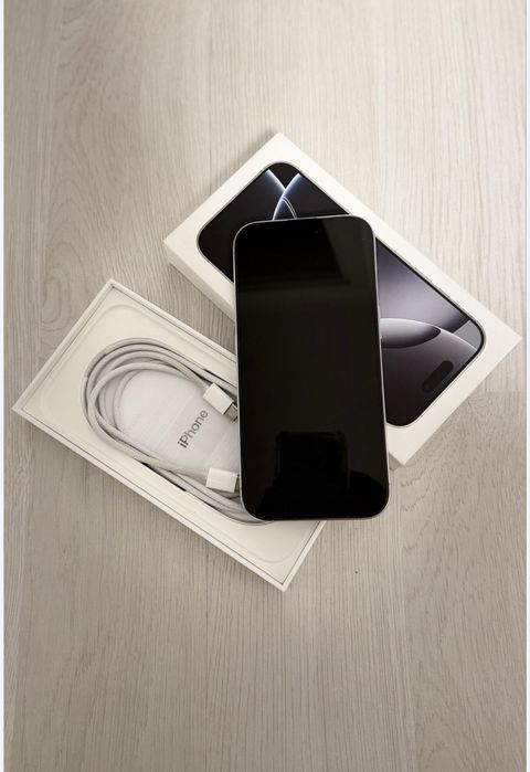 iPhone 16 PRO  Alb  256 GB  96% Bateria