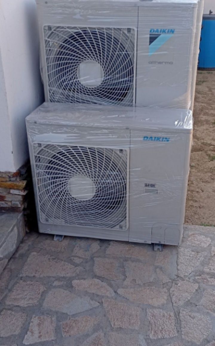 Термопомпа Daikin  въздух вода 12 киловатата