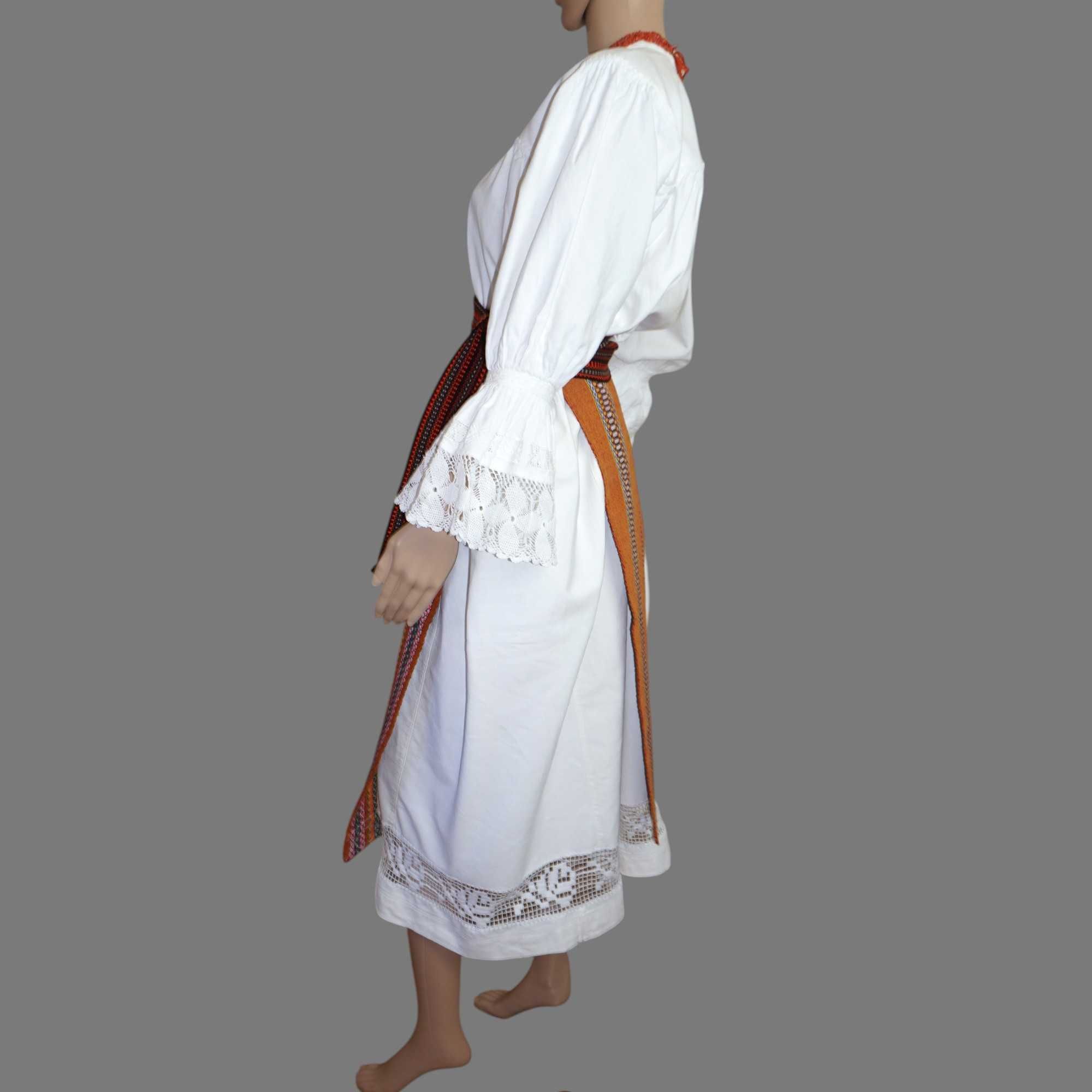 Costum popular vechi din zona Banat ,port popular autentic masura M