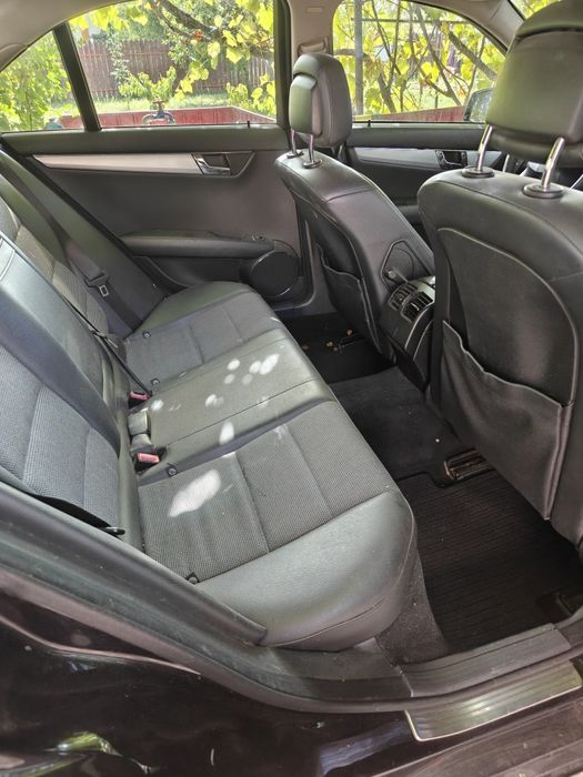 Vand Mercedes C220
