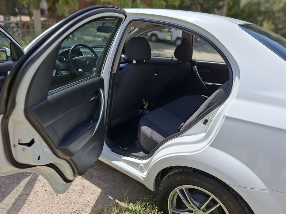 Продается  нексия 3