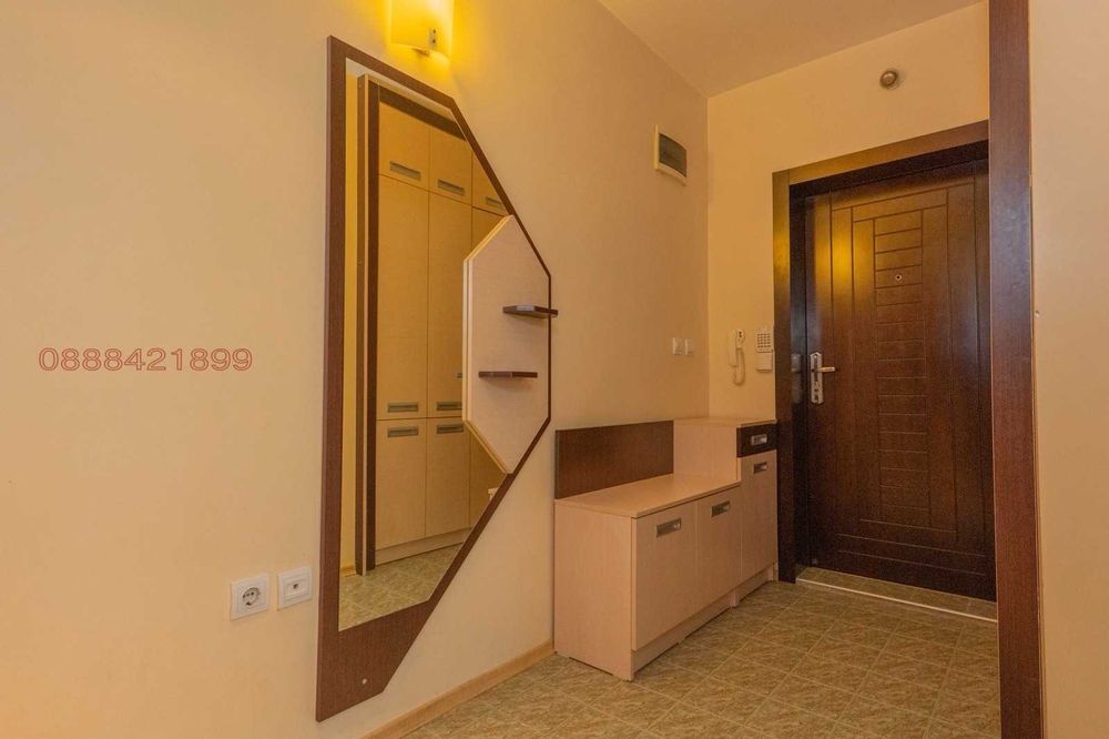 Продава се Тристаен апартамент в Добрич, Център - 136 кв.м за 1081 €/кв.м - Снимка #8