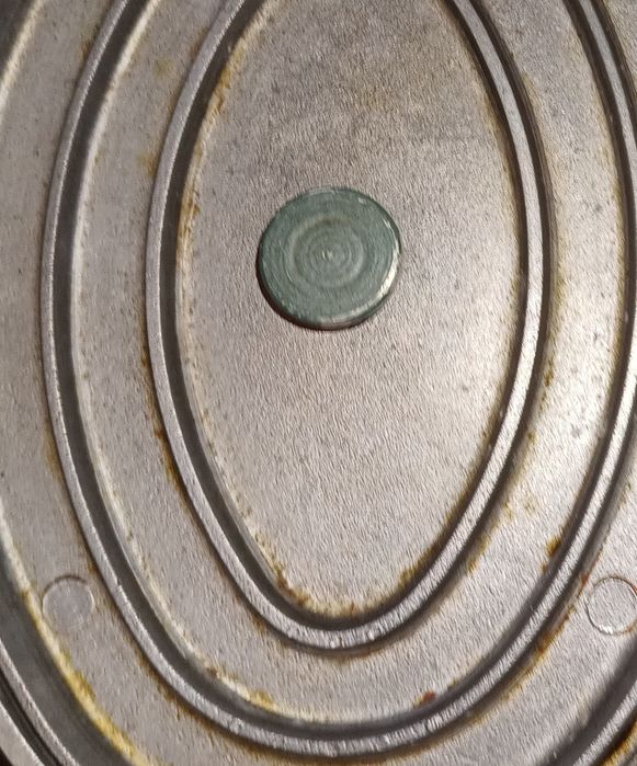 СРОЧНО ПРОДАМ Утятница СССР . Есть торг .