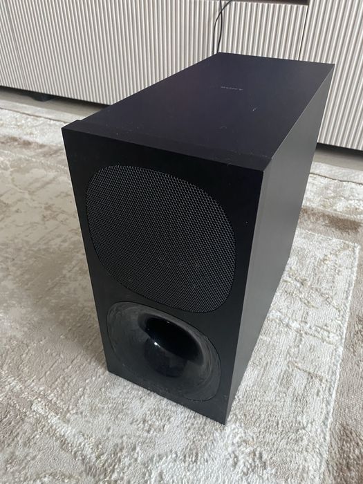 Продам колонку саундбар сони неподключается саб к колонке