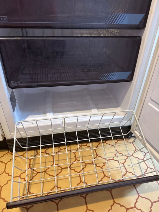 Голям фризер с 6 рафта марка Gorenie