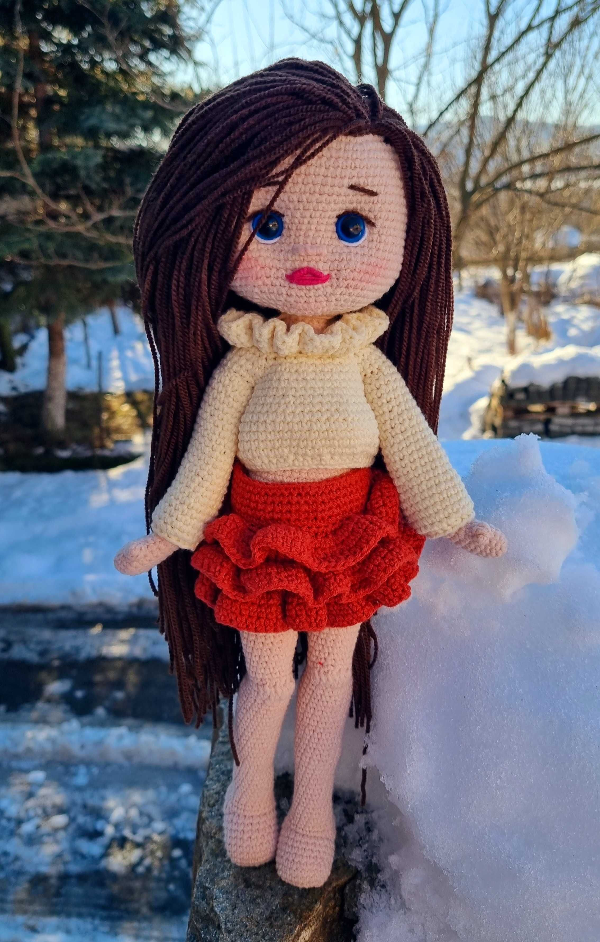Плетена играчка кукла