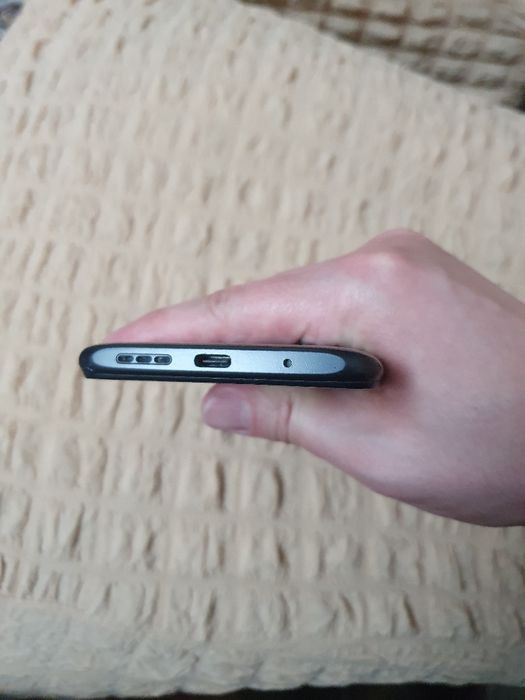 Srochna Sotiladi Xiaomi Poco M3 4+1/64Gb Black Original Xolati yaxshi