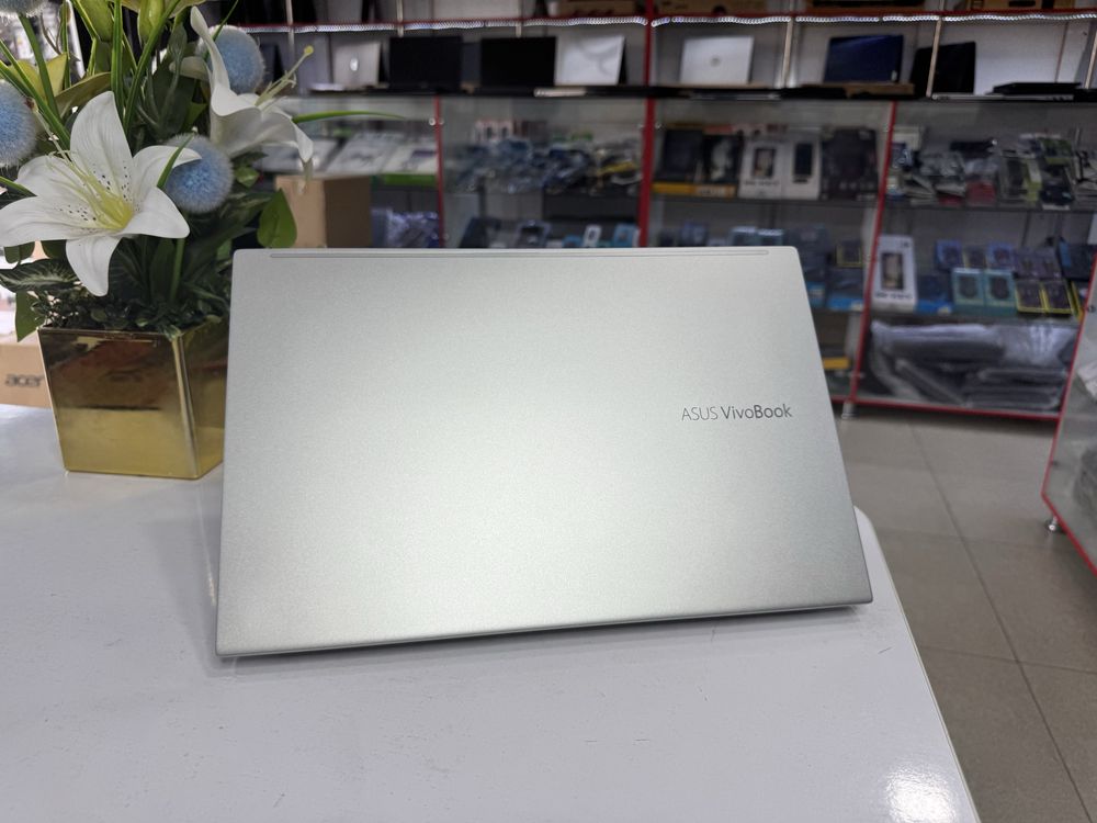 asus vivobook oled ekranlik i5-11 16/256 ssd holatlari yaxshi IT uchun