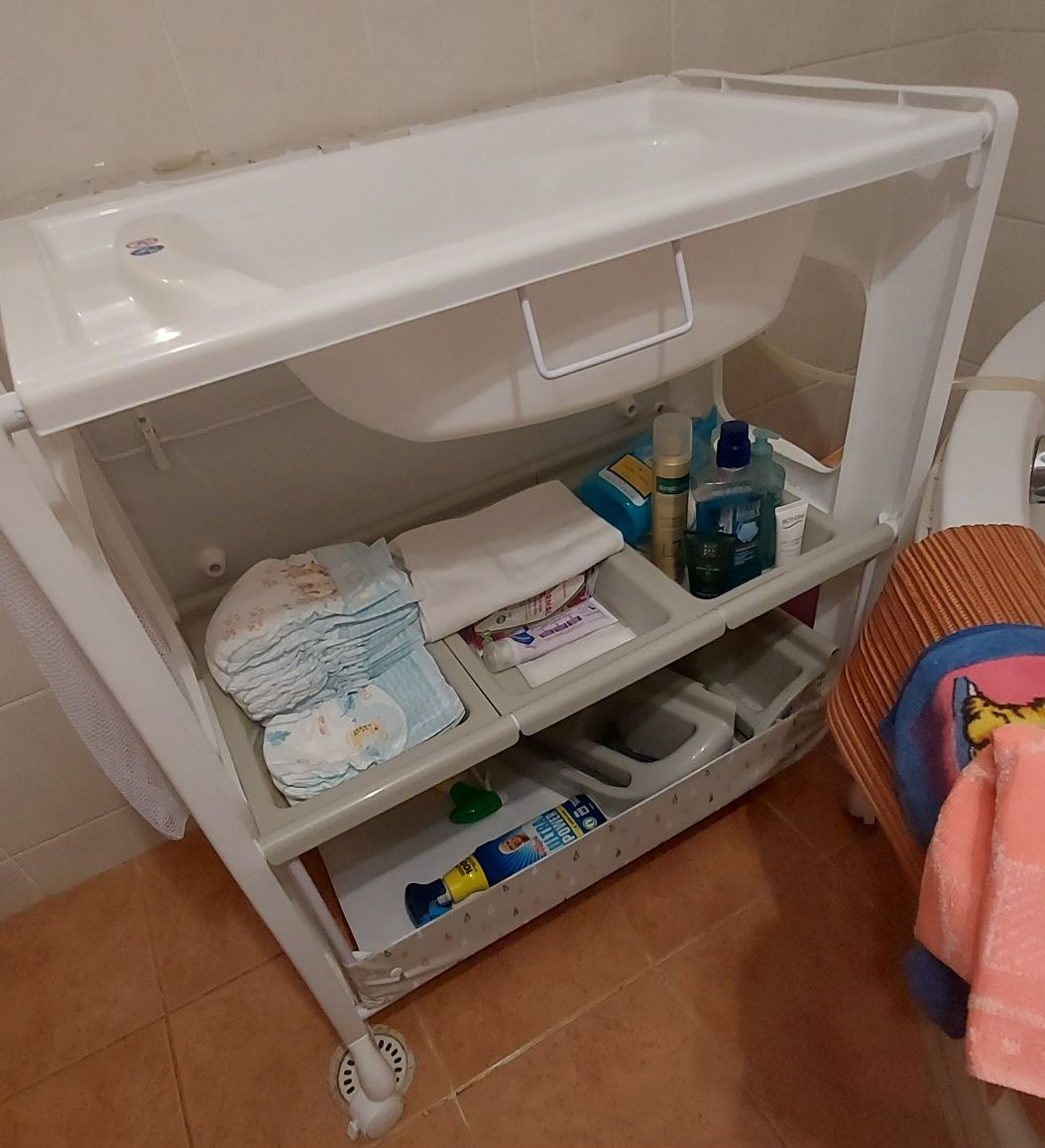 Masa de schimb bebe cu cadita