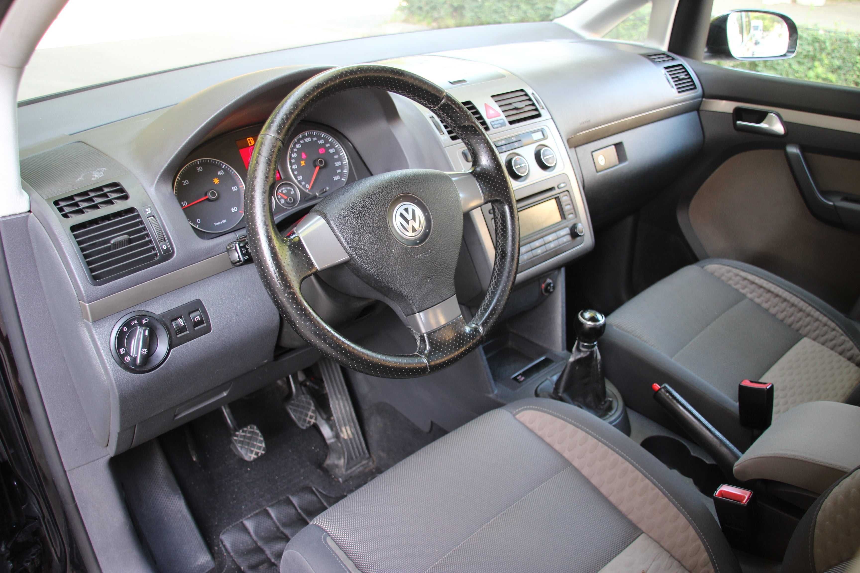 VW Touran Cross  2.0 TDI   6+1 места  нов внос
