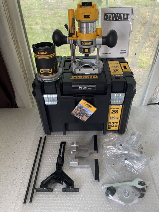 DeWALT DCW 604NT XR. Masina de Frezat Cu Valiza TSTAK Original Nou !