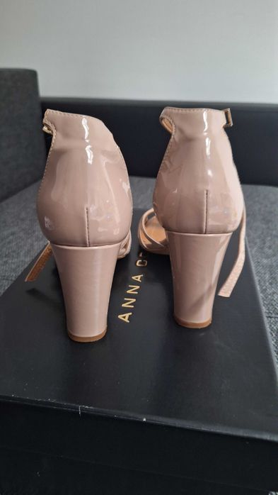 Sandale piele marimea 37 brand Anna Cori