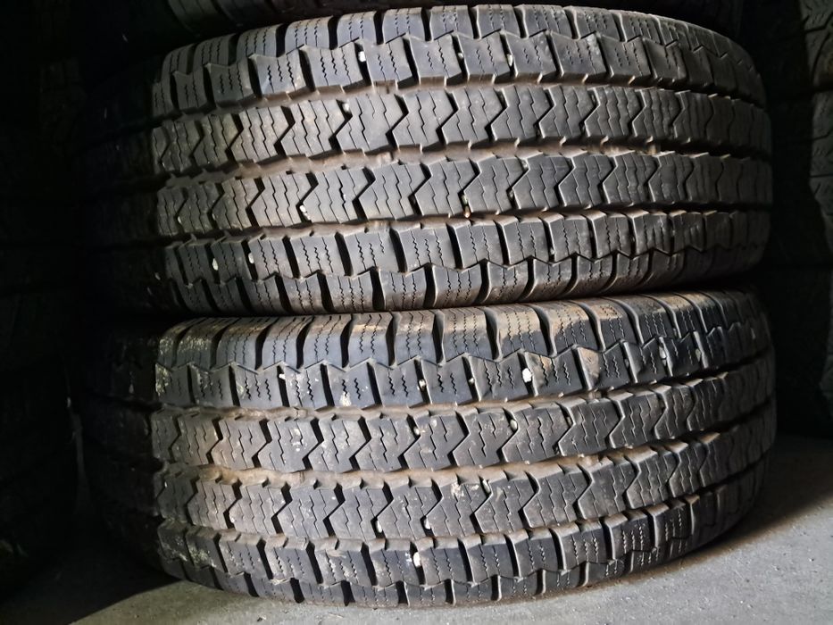 Anvelope second iarna 225 75 R16C Continental