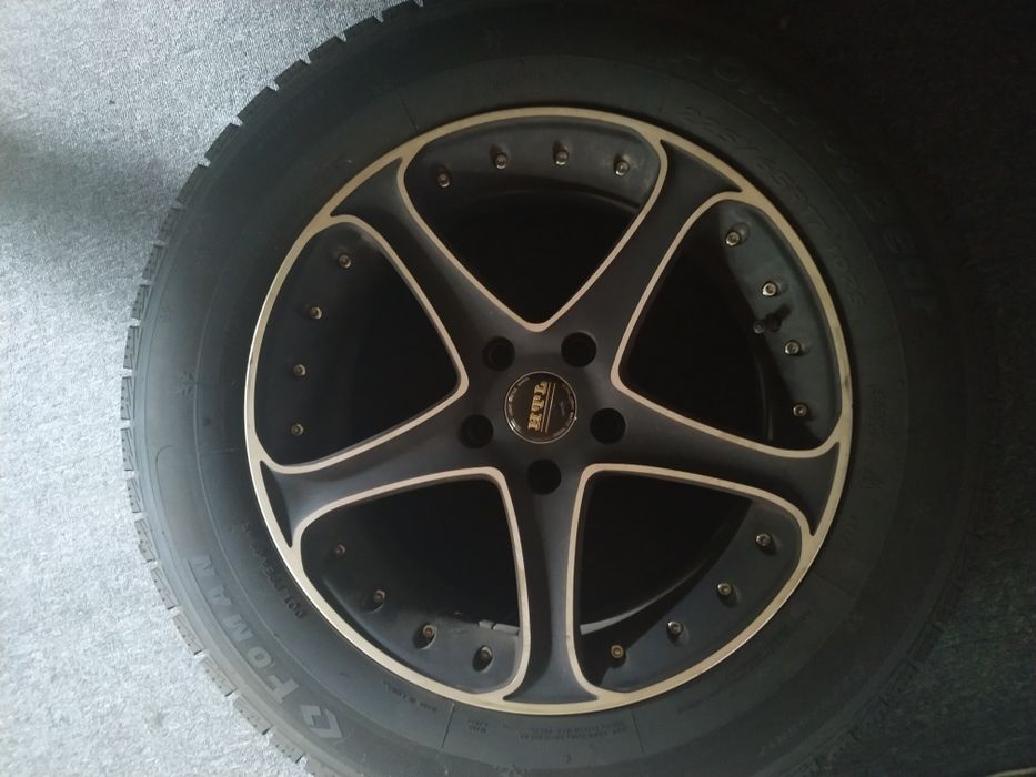 Комплект шин с дисками на кроссовер R 17