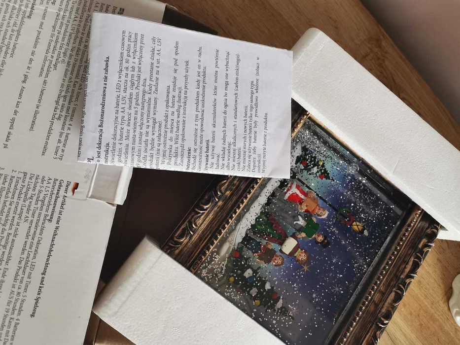 Коледна декорация Картина с LED осветление и таймер НОВО DE Семеен дар