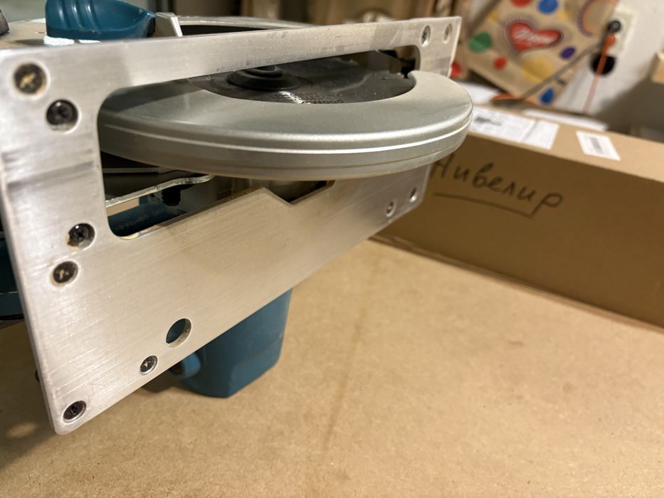 Ръчен Циркуляр Makita HS7601 с нов диск